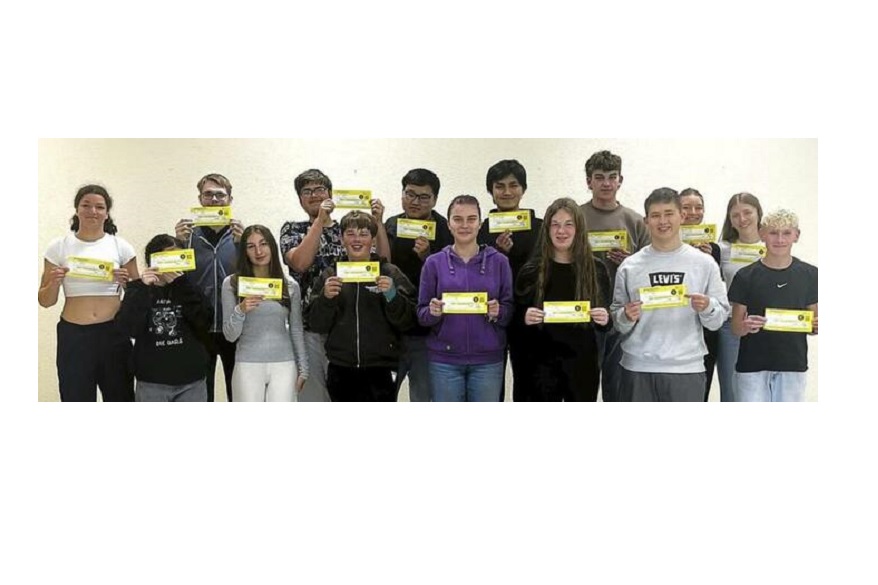 Schulsanitäter Uslar.jpg Schulsanitäter Uslar.jpg