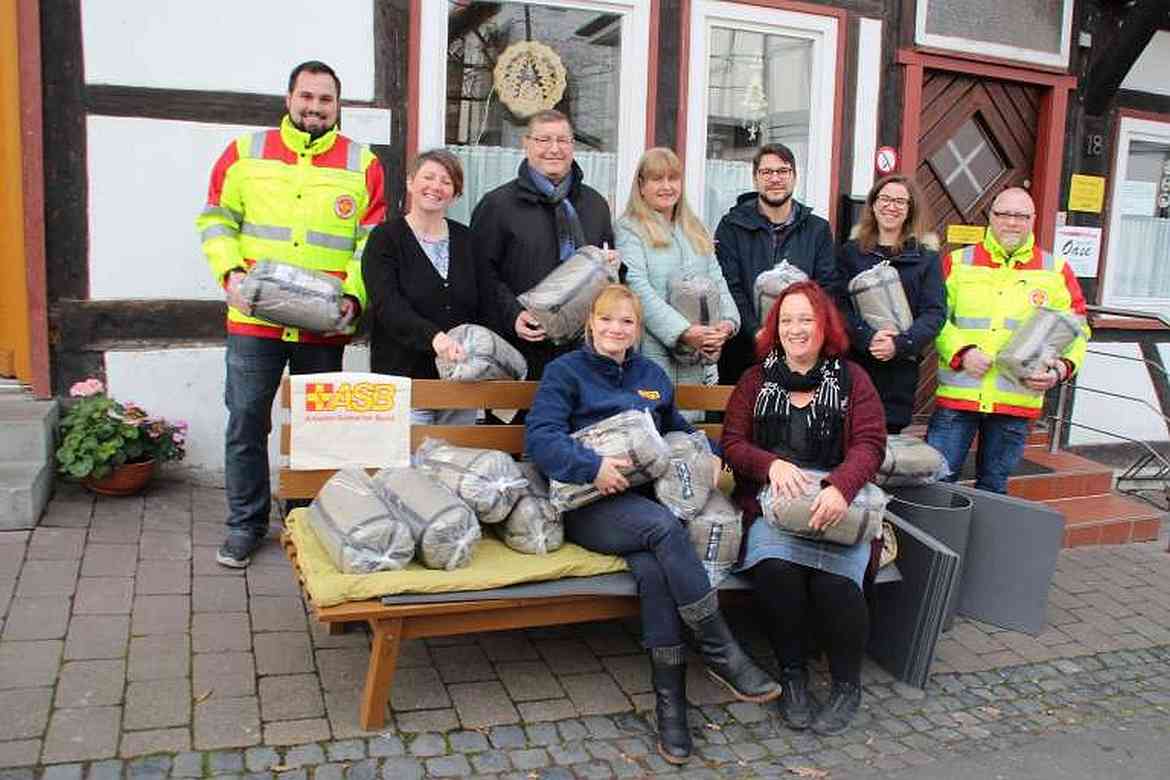 ASB Northeim/Osterode spendet 50 Wärmesets an Hilfestellen für Obdachlose