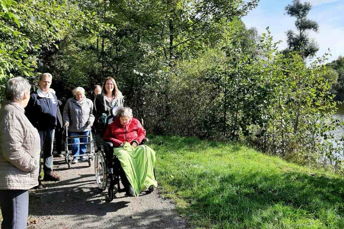 2021-10-01-tagespflege-barbis-kürbisbaum-herbstspaziergang.jpg