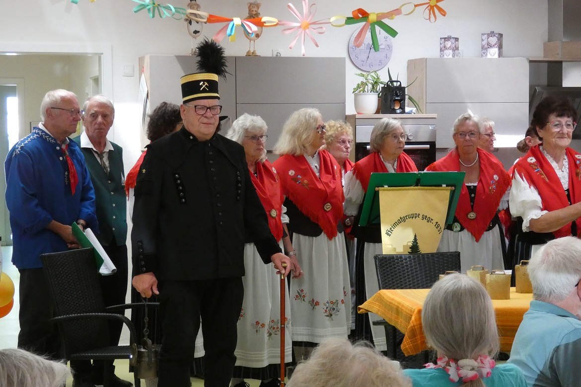 Cocktails, Tanz und Musik - Tagesgäste feiern ein fröhliches Sommerfest