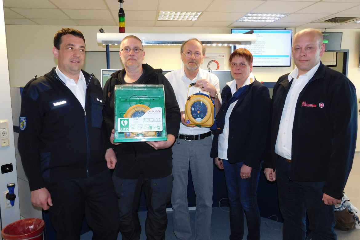  Der ASB hat dank Spende fünf Laien-Defibrillatoren erhalten