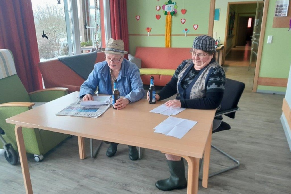 Fröhlicher Rosenmontag in der ASB-Tagespflegeeinrichtung Osterode